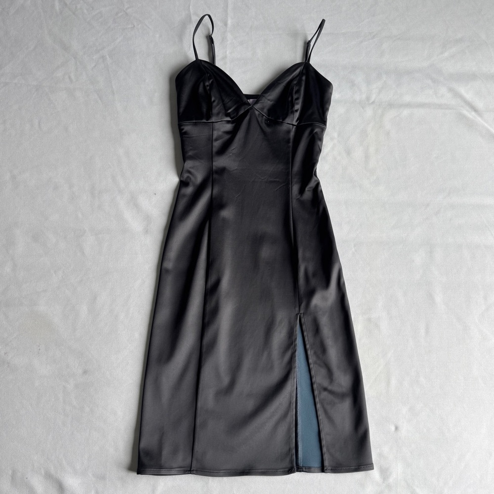 Aritzia Grey satin midi dress - Picture 3 of 10